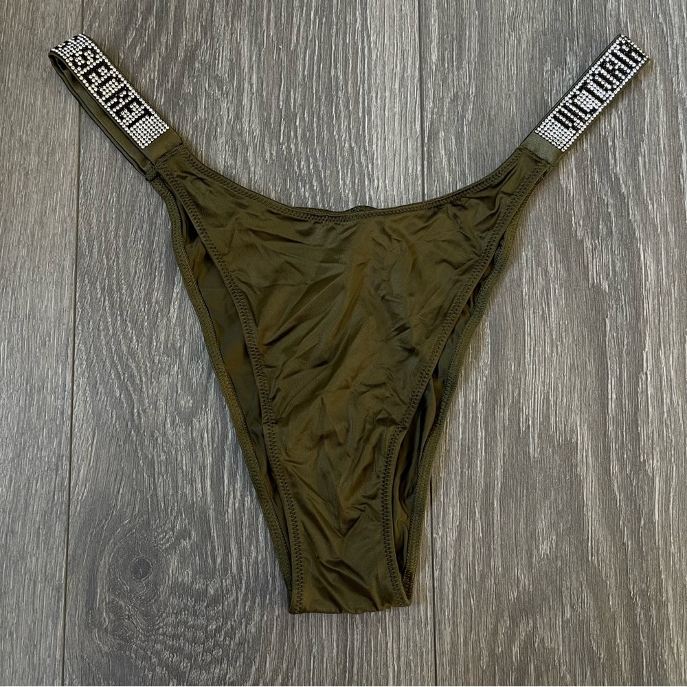 NWT Victoria’s Secret VERY SEXY Shine Strap Lace Brazilian Panty Size L